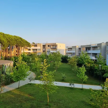 Lura 2 Homes 275